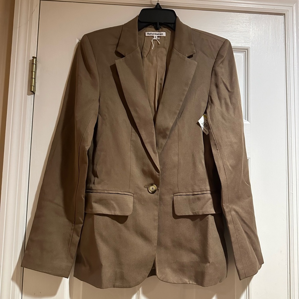 Reformation Blazer - Picture 4 of 6